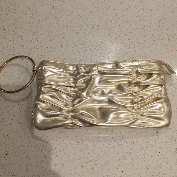 Beautiful gold wristlet by Aldo🍀🌸 - Picture 2 of 8